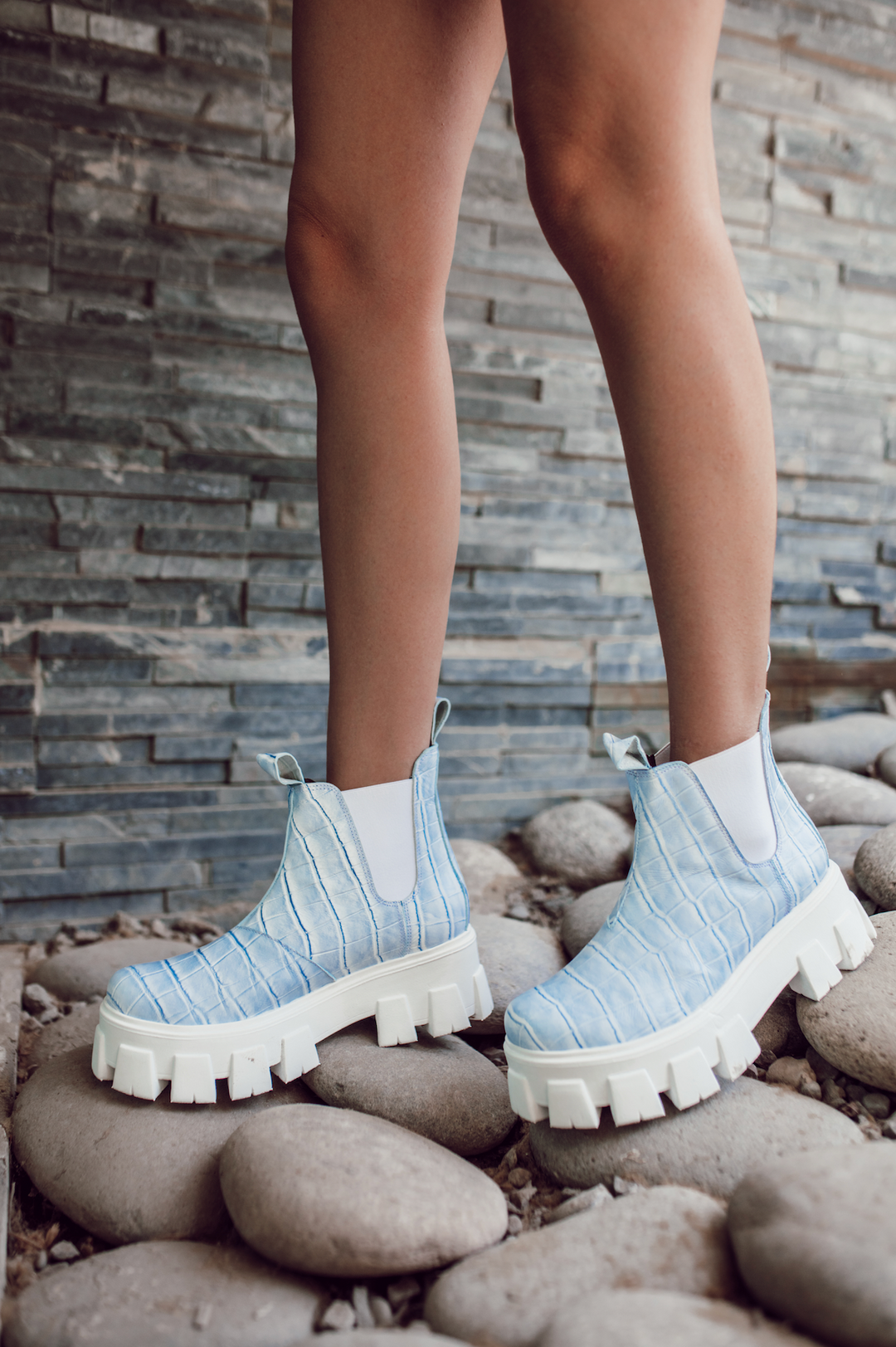 Botín Passi Celeste Crocs